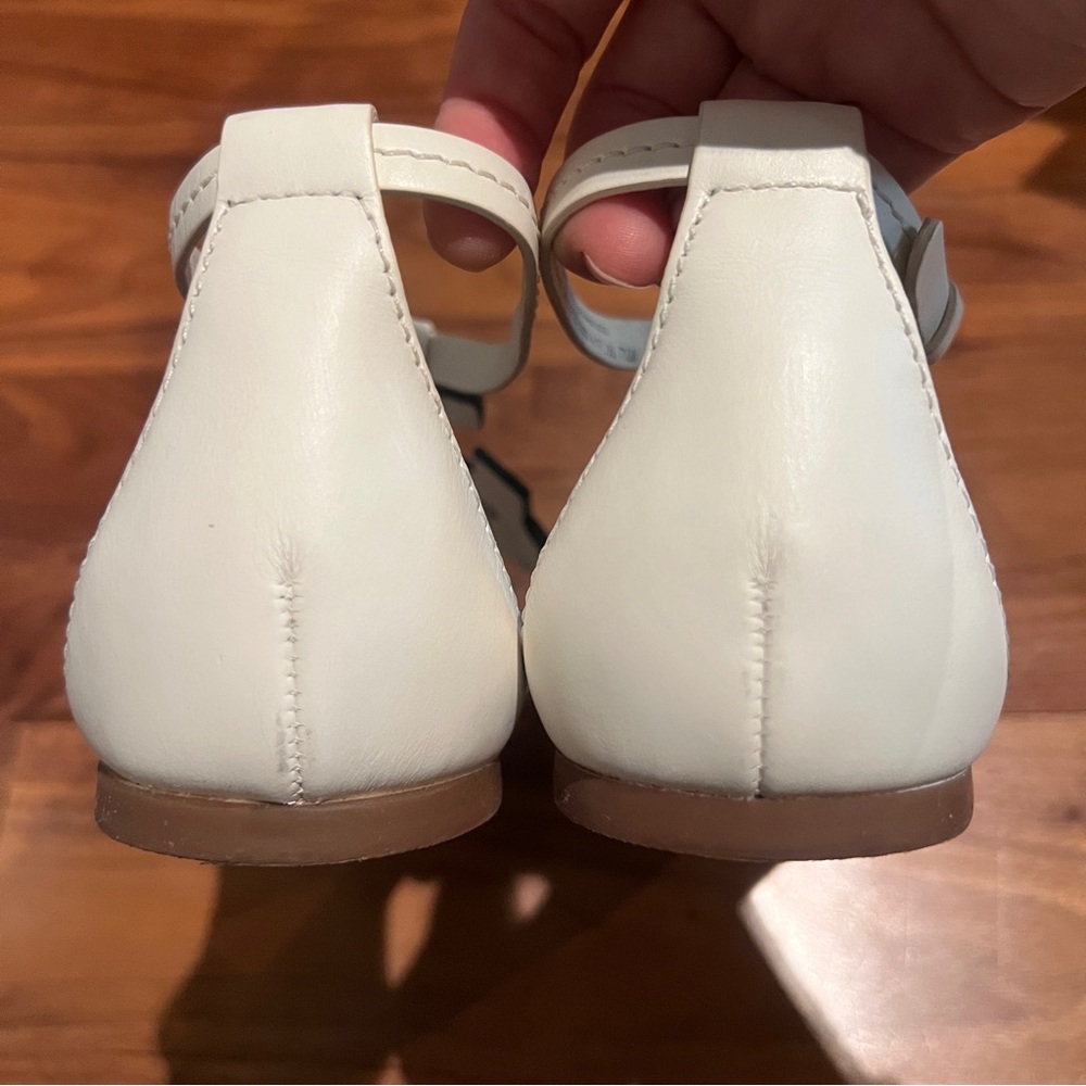 Tory Burch Flat Thong Sandals - Phoebe in EXCELLENT condition! Only worn once! - Picture 10 of 16